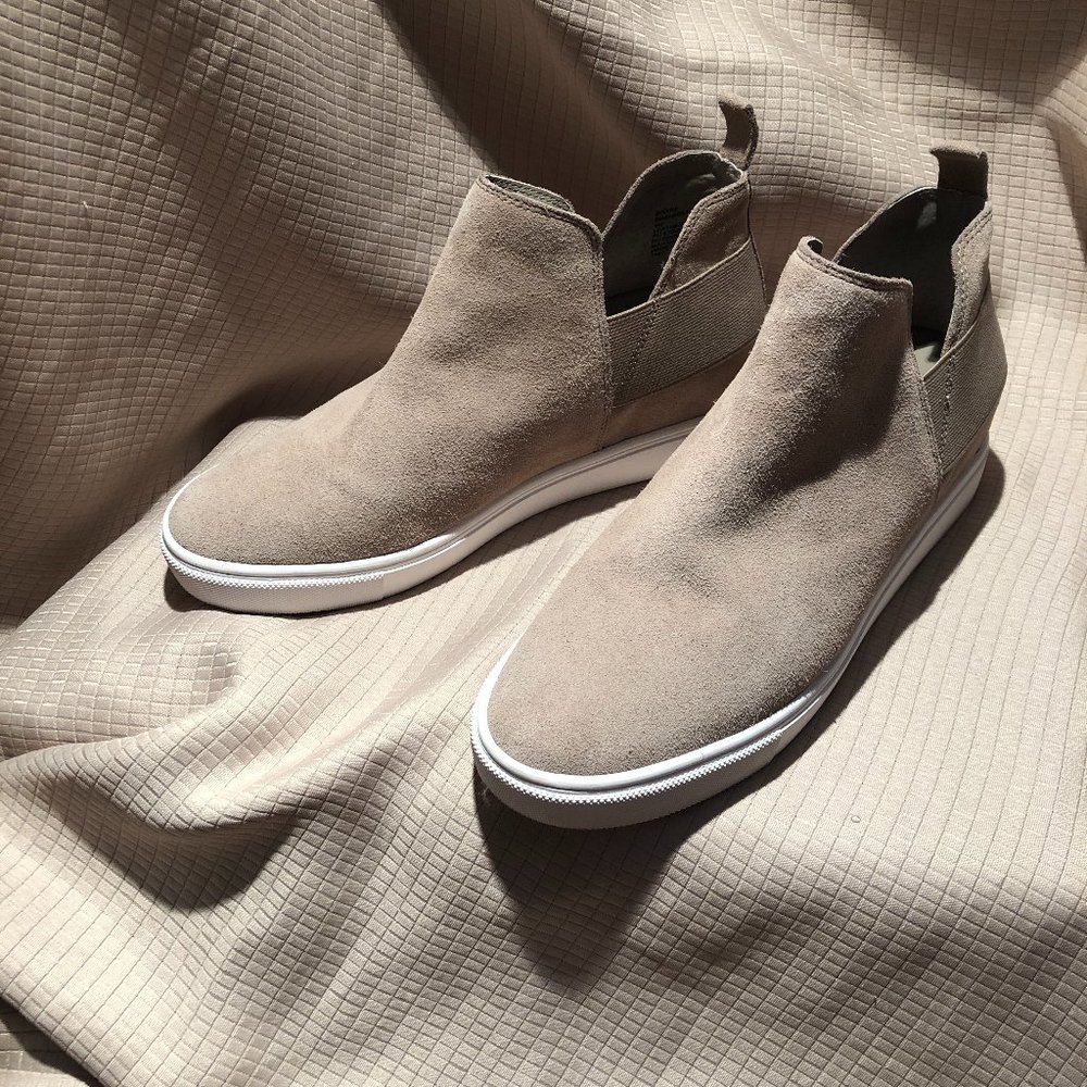 Steve Madden Shane beige suede wedge bootie, 9